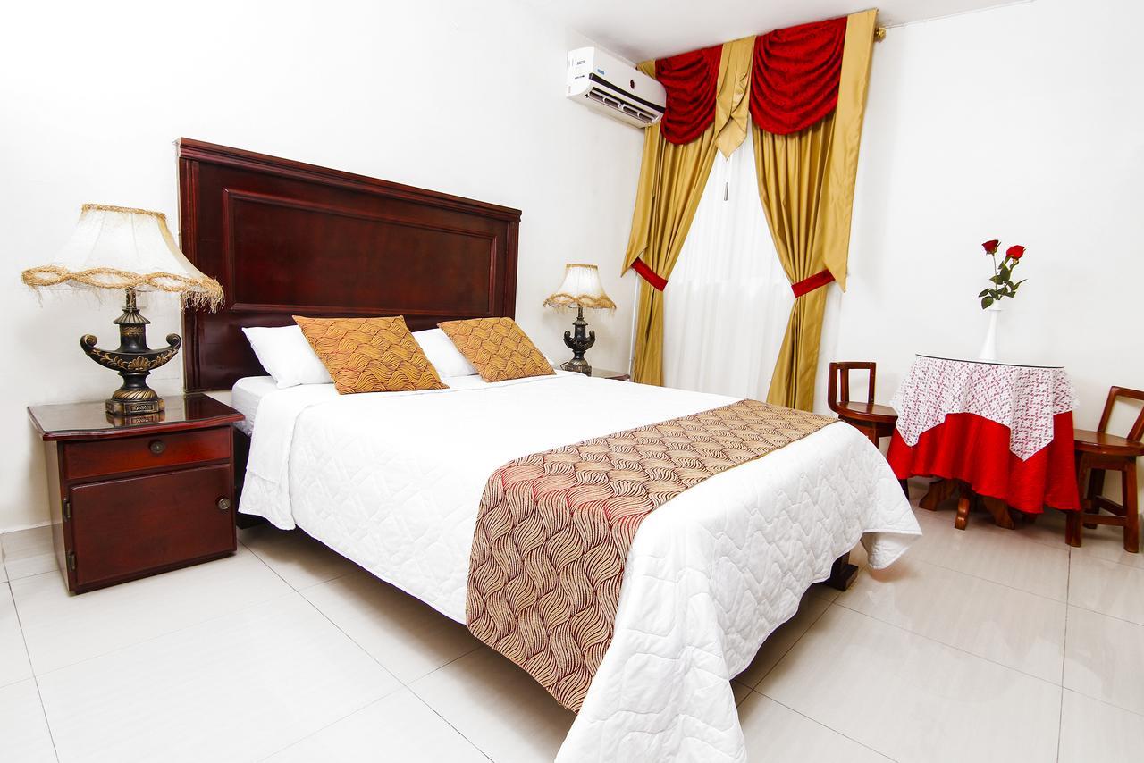 Hotel Flor De Liz Γκουαγιακίλ Εξωτερικό φωτογραφία